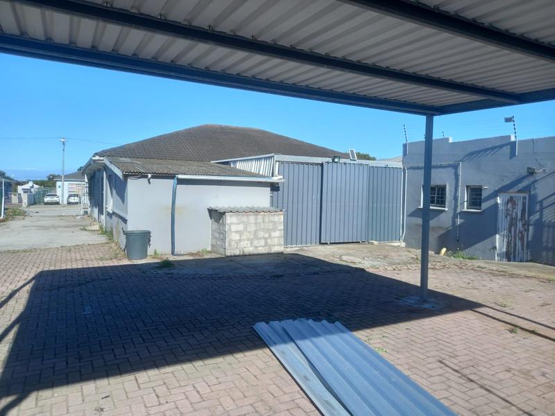 To Let commercial Property for Rent in Newton Park Eastern Cape